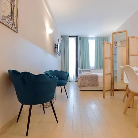 Апартаменты Retreats Duomo Beauty & *