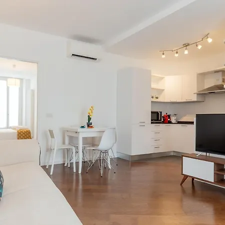 Retreats Duomo Apartment Milan