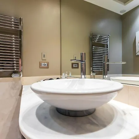 Retreats Duomo ميلان