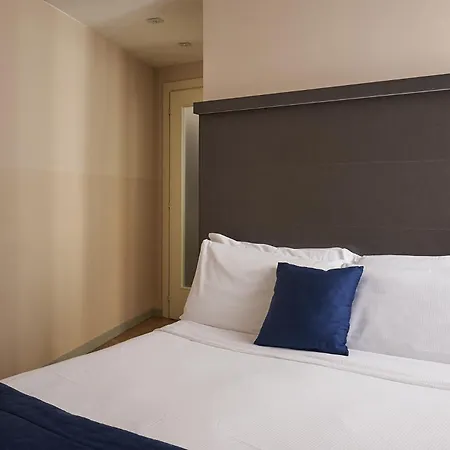 Apartment Retreats Duomo Milan